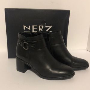 Naturalizer Lydia Black Leather Zip Ankle Boot 6.5 WORN ONCE!